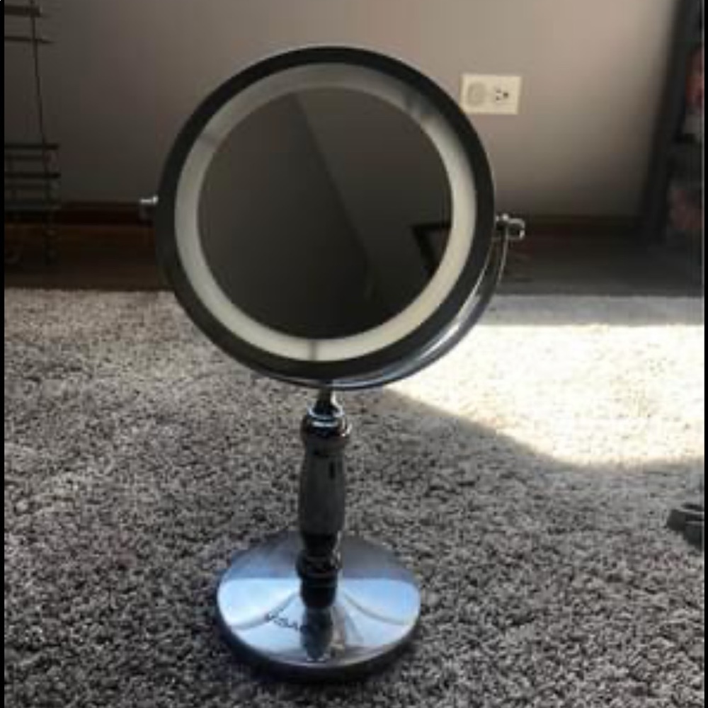 Dual Sided Light-up Makeup Mirror